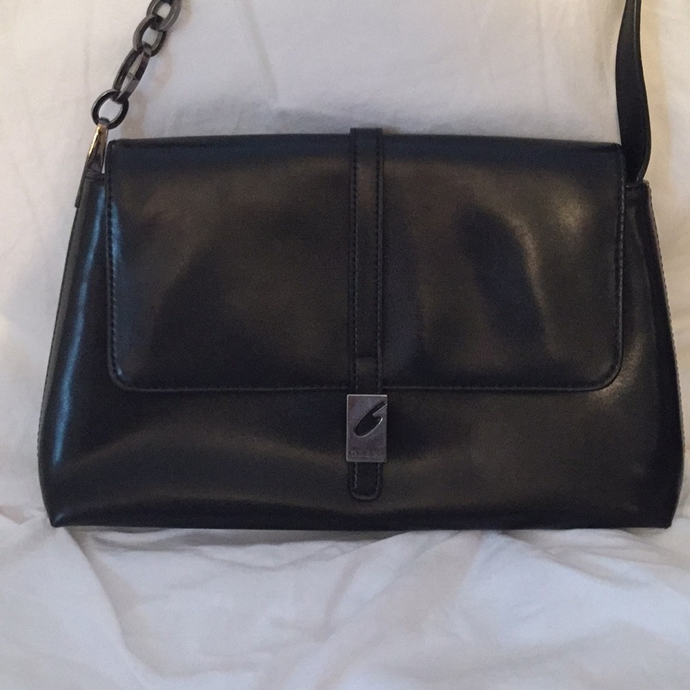 Guess patent leather purse.